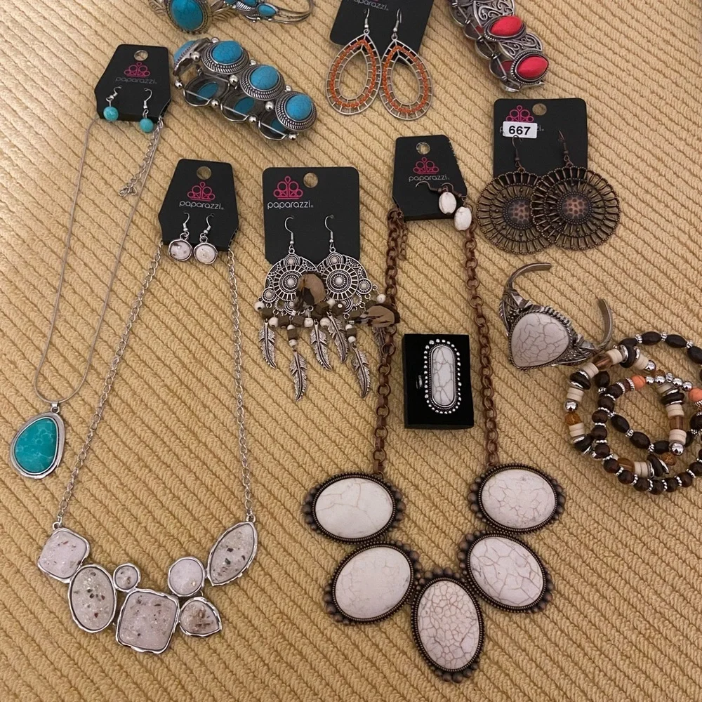 Jewelry - Picture 12 of 13